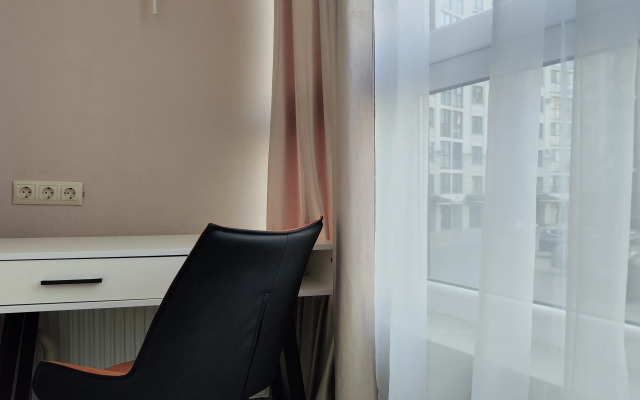 Dizaynerskaya dvushka u morya Flat