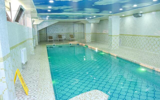 Hotel Ramada By Wyndham Turkistan