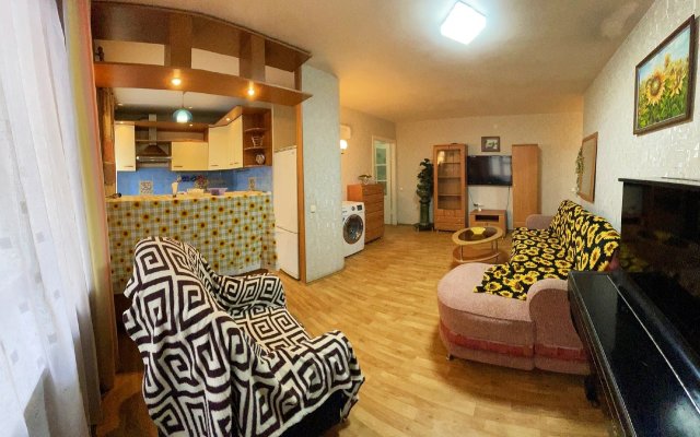 u reki Volgi Apartments