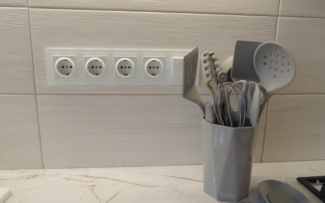 Umnaya S Alisoy Na Tsvetnike Flat