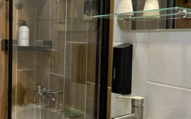 Yedem Vo Vredena! Uyutnye Kvartiry U Tsentra Travmatologii I Ortopedii Apartments
