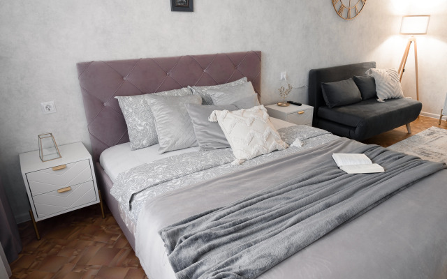Dlya Vas Na Komissarova Apartments