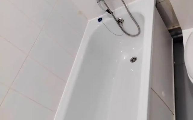 Studiya u Allei Geroyev Apartments