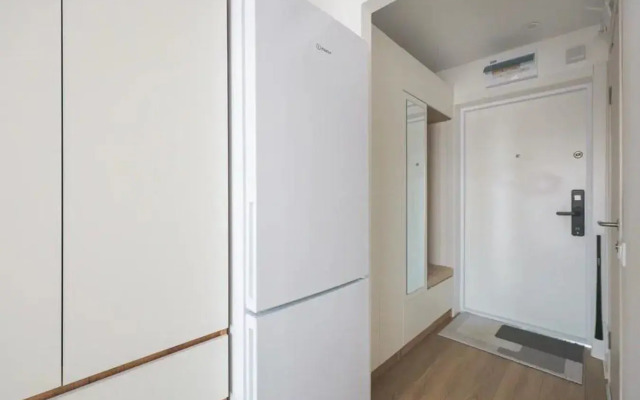 Uyutnaya Studiya Na Troikh Apartments
