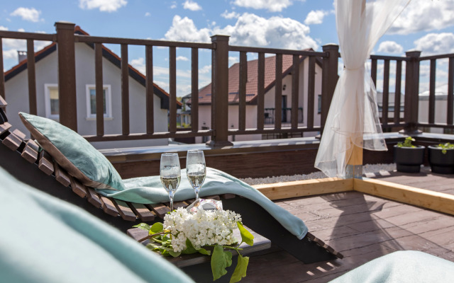 Studiya s Terrasoy Private House