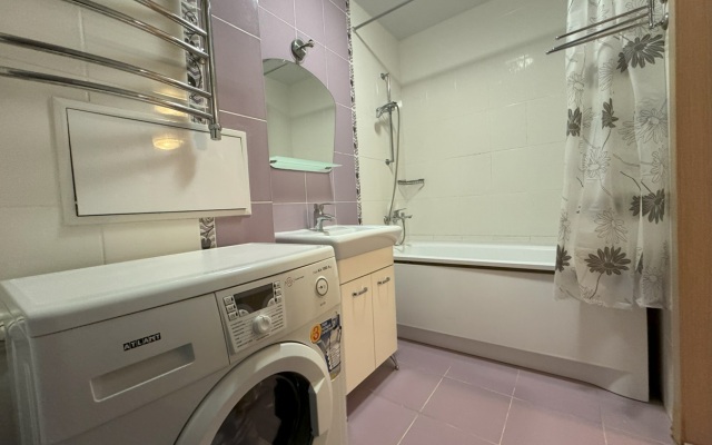 Apartamenty Trekhkomnatnaya Kvartira Na Sutki Ul. Chekhova 12 Apartments