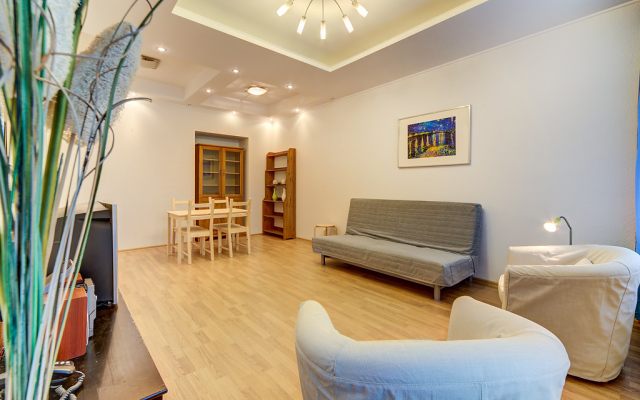 STN u Ermitazha Apartments
