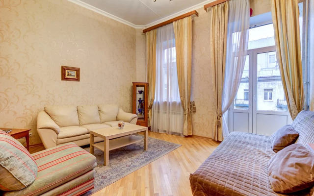 Квартира Трёхкомнатная с изолированными комнатами и балконом