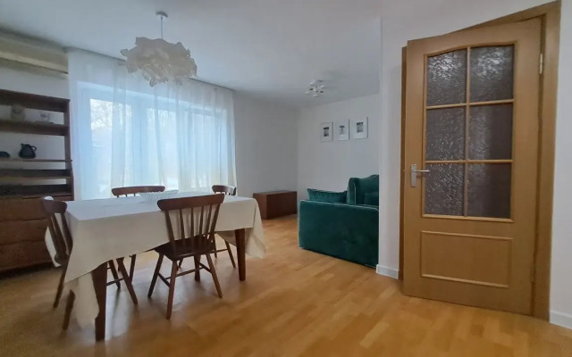 Na Chernitsynskom Proyezde, 8s1 Flat