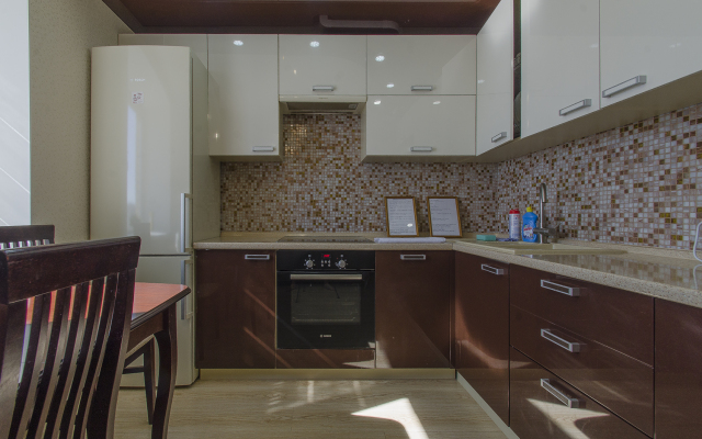 "1 Komnatnaya Na Aslamasa" Apartments