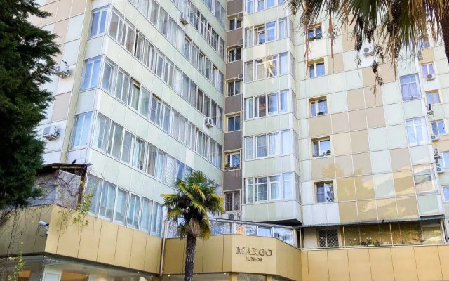 Dvushka V Tsentre Sochi Krovat I Divan Flat