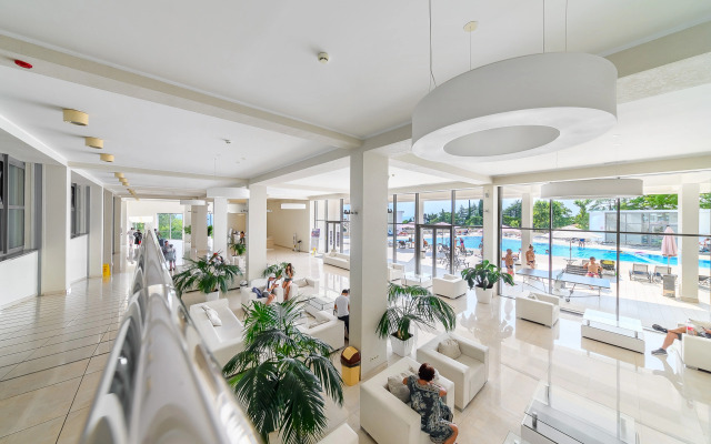 Ideal Khauz 9 Apartments