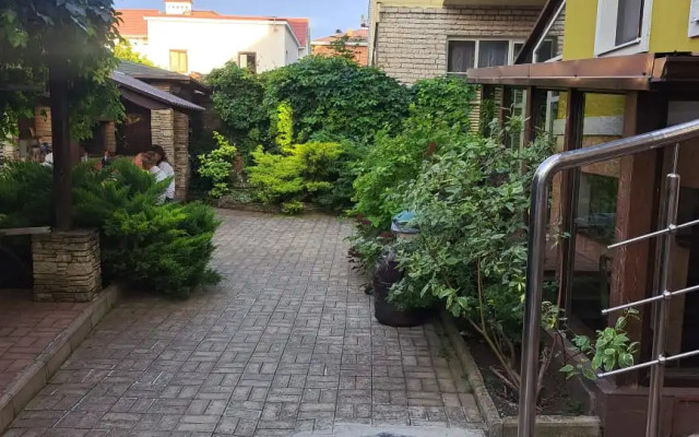 Yava Guest house