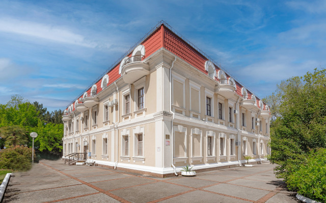 Hotel Grand-Otel (osnovan V 1901 Godu)