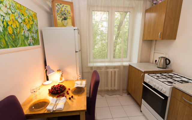 Na Kastanayevskoy 3 Apartment