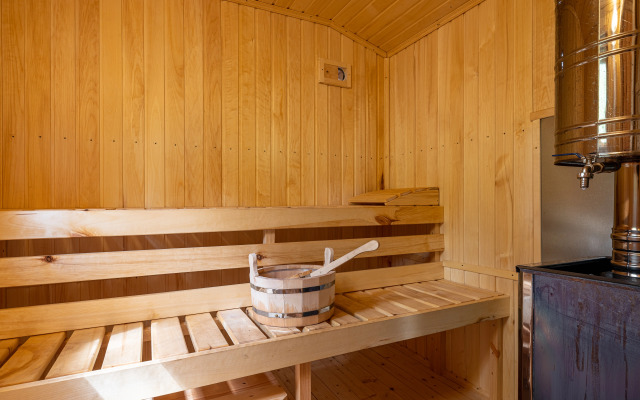 Komfort U Lesa S Baney Private house