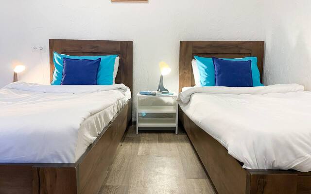 Happiness Live in the center of Sevastopol Apartment