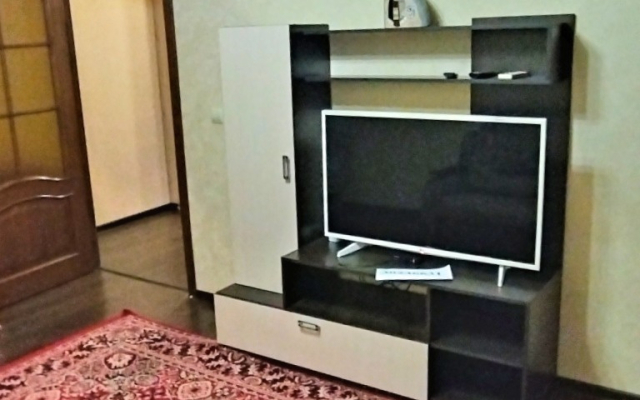 Kvartira Na Oktyabryskoy 215/1 Apartments
