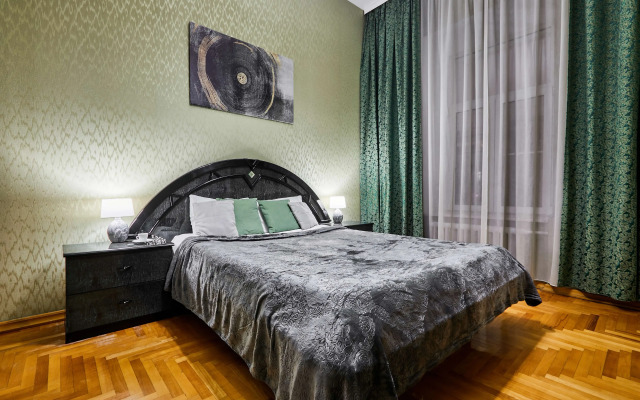 Flatstay S Erkerom I Vysokimi Potolkami Apartments