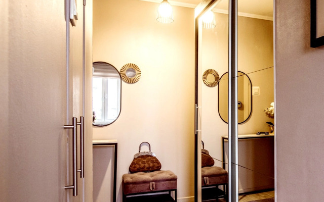 Квартира кинотеатр у метро