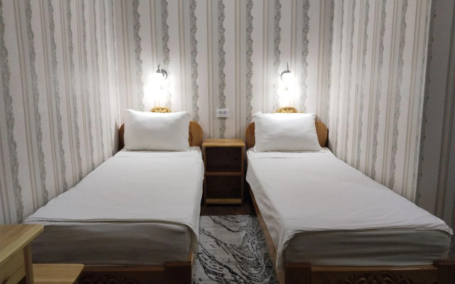 Allanazar Ota Guest house