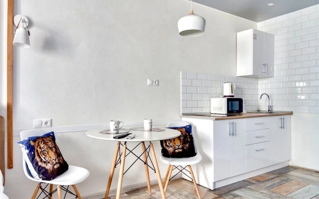 Апартаменты Уютная Студия с большой лоджией в доме бизнес-класса