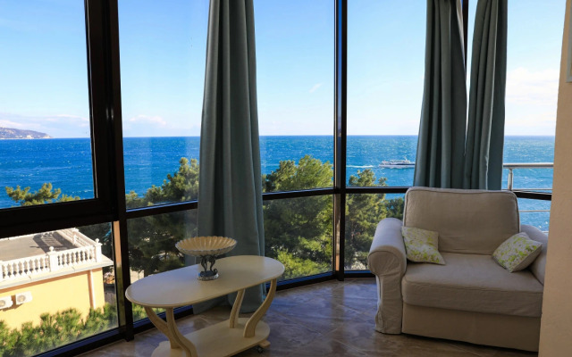 Dolphin Apartments