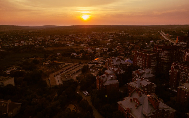 Apartamenty ZhK Romanov s balkonom i krasivym vidom