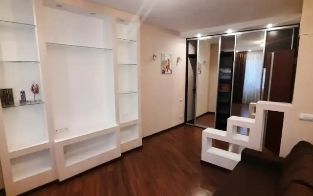 Квартира Уютная с большой кухней