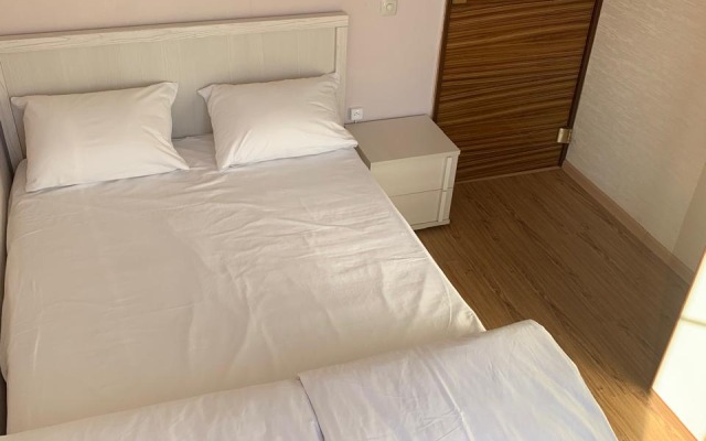 Апартаменты Трехкомнатные у Моря в Самом Центре Сочи