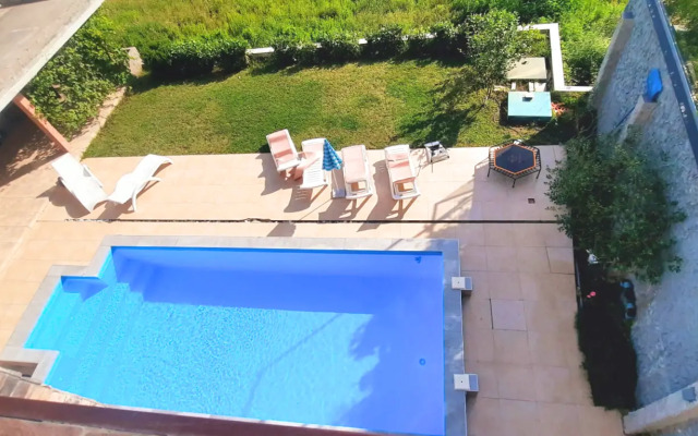 Квартира Двухкомнатная с Потрясающим Видом на Море