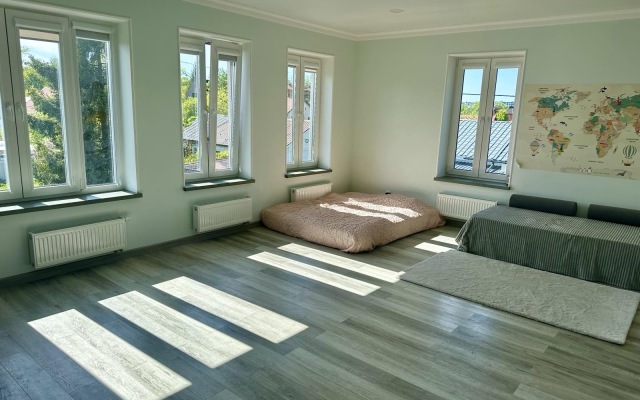 Uyutnaya sektsiya ryadom s parkom Private home