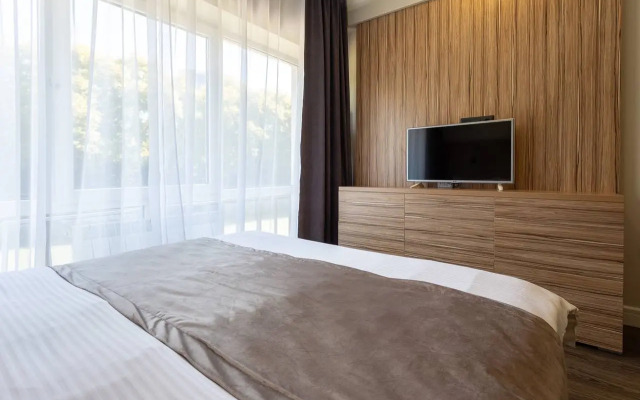 4.16 Studio Chaikovskogo Apartments