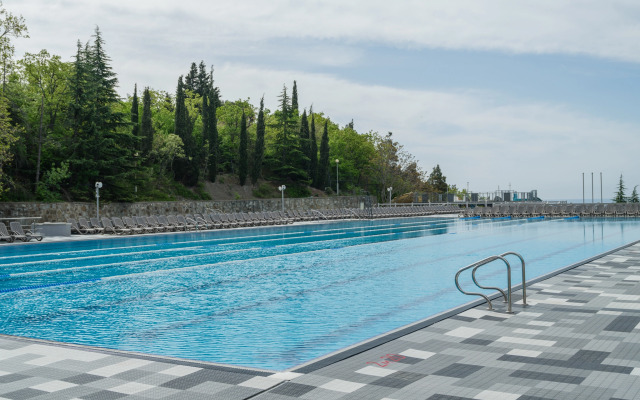 Yalta-Intourist Hotel