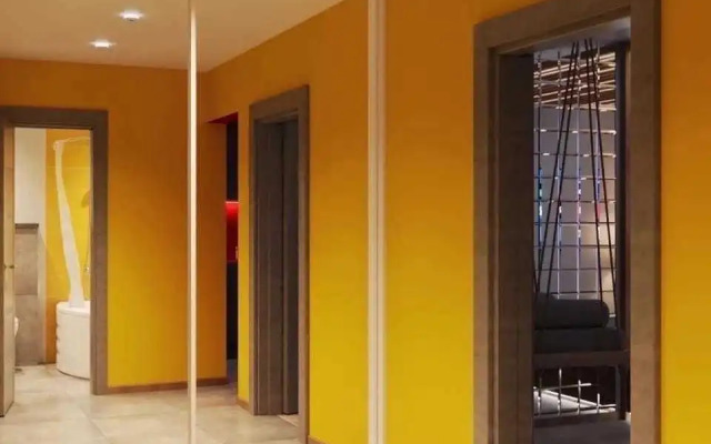 S Dizaynerskim Remontom na Lomonosova 43 Flat