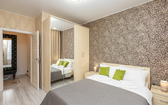 Квартира рядом с теннисным кортом и парком Сибирь House