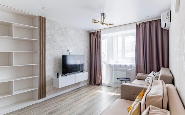 Dvukhkomnatnaya V Tsentre S Novym Remontom Flat