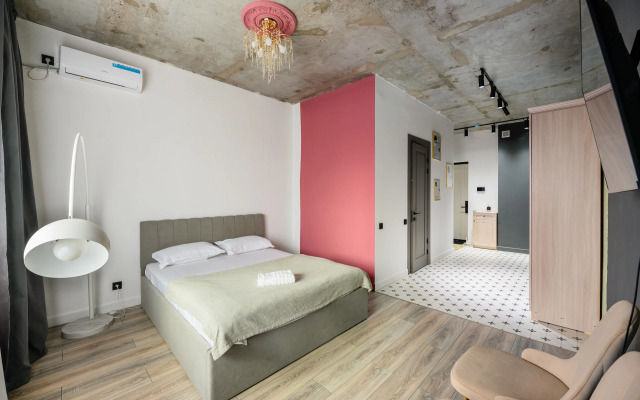 Ryadom s Arbatom i Megoy Flat
