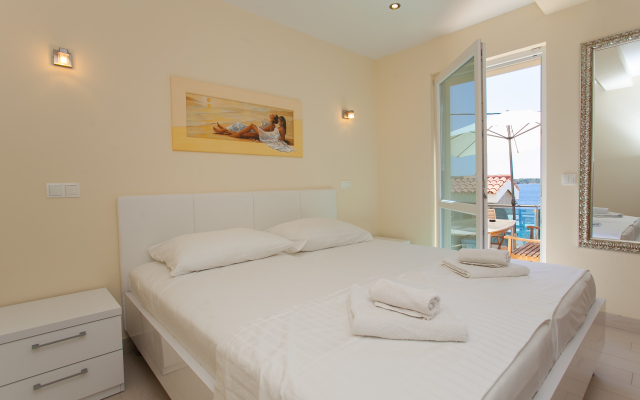 Cintro Apartments