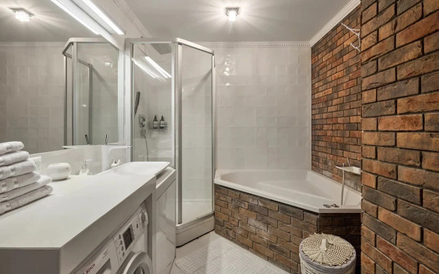 Reverie Vip2000 Apartments