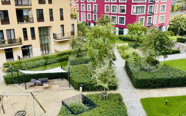 Квартира Шикарная Студия с Французским Балконом в Сердце Европейского