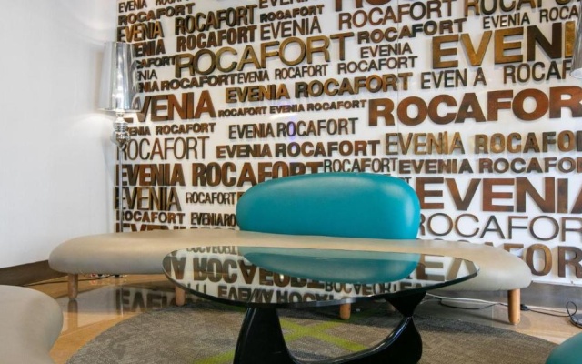 Отель Evenia Rocafort