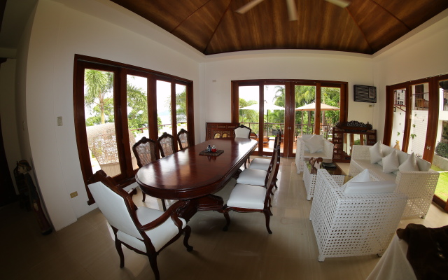 By Ecohotel Villa