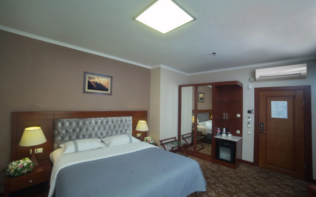 Grand Voyage Hotel