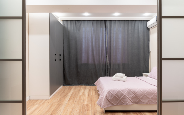 Na Arbate v Istoricheskom Tsentre Almaty Flat