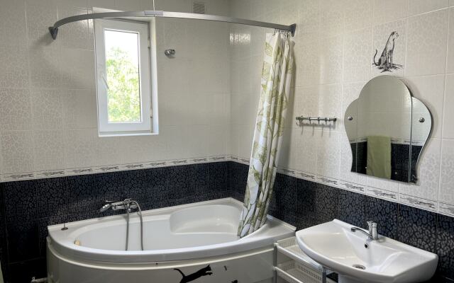 Апартаменты 377 Херсонская 75