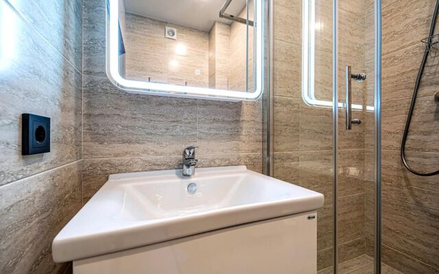Studio Pioneer Flat
