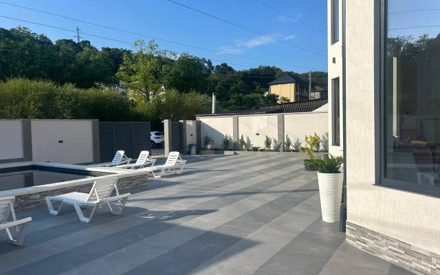 Syuzen Guest House
