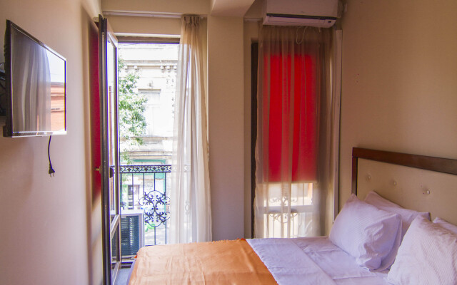 Rogas Home Hotel