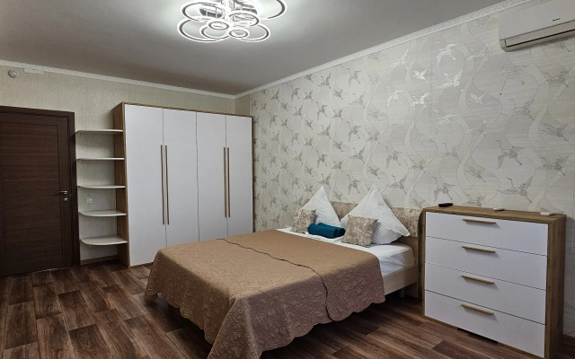 Trekhkomnatnye Na Yemlyutina Flat